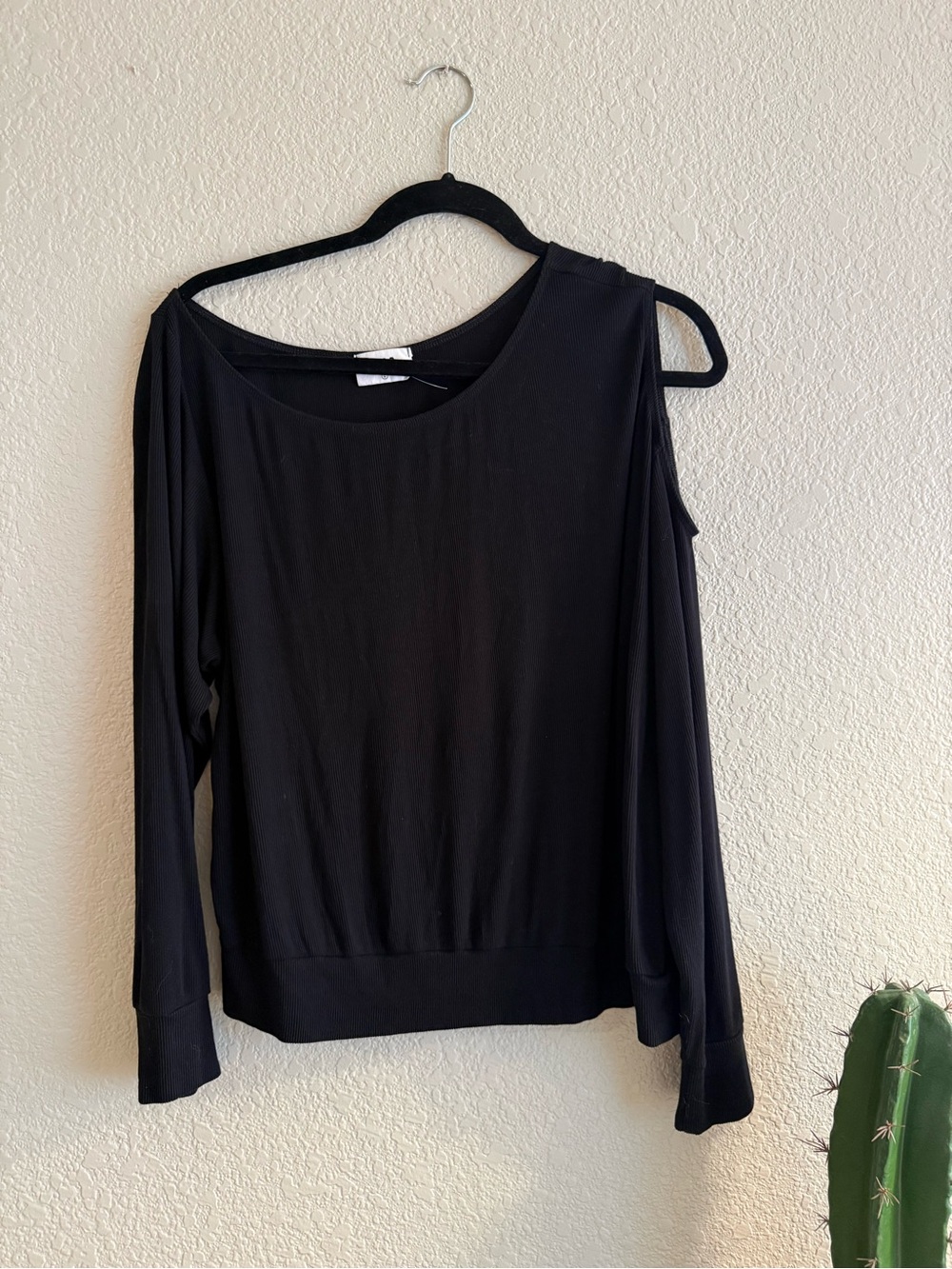 LNA Black Cold-Shoulder Long Sleeve Tee
